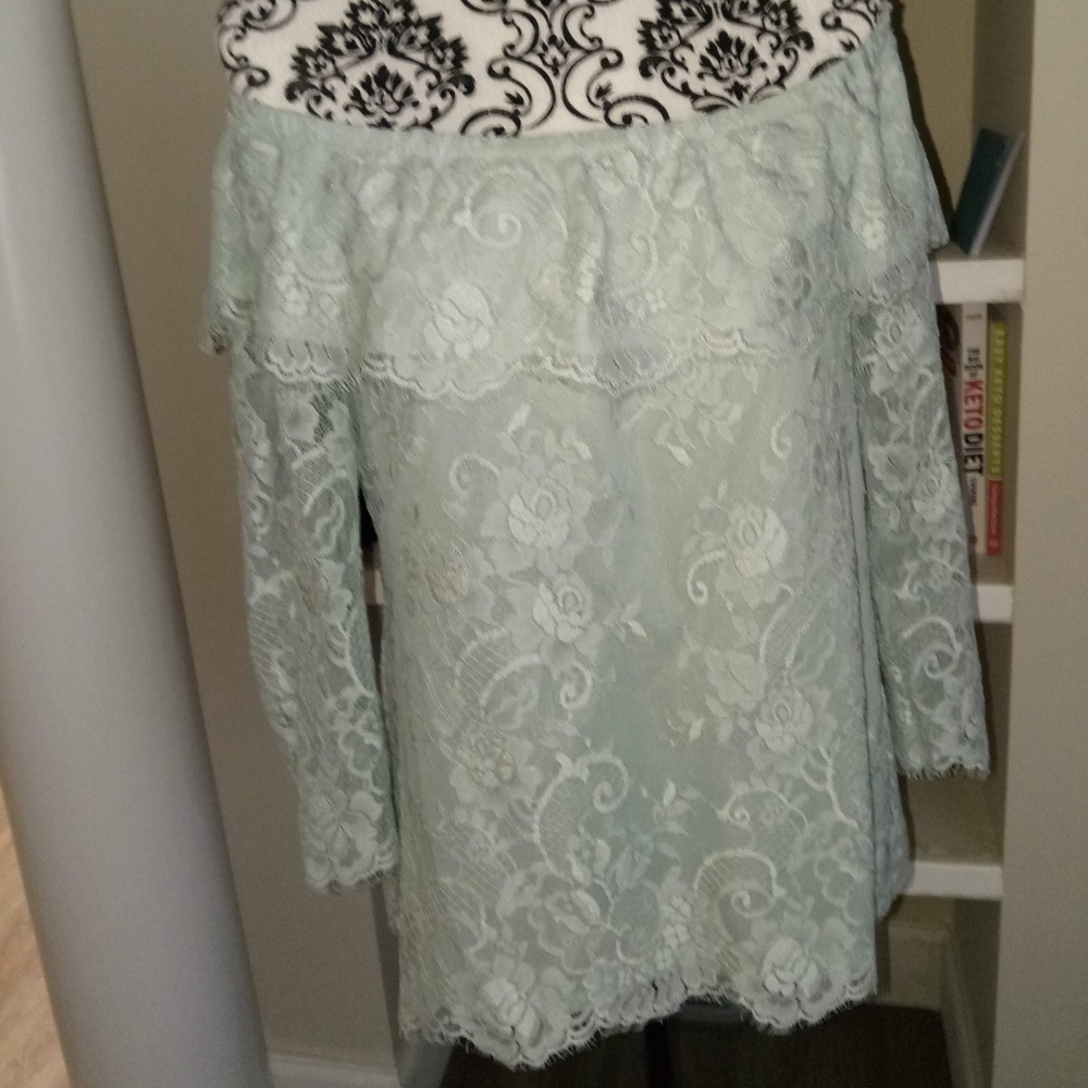 White House Black Market Mint Green Lace Top (M)